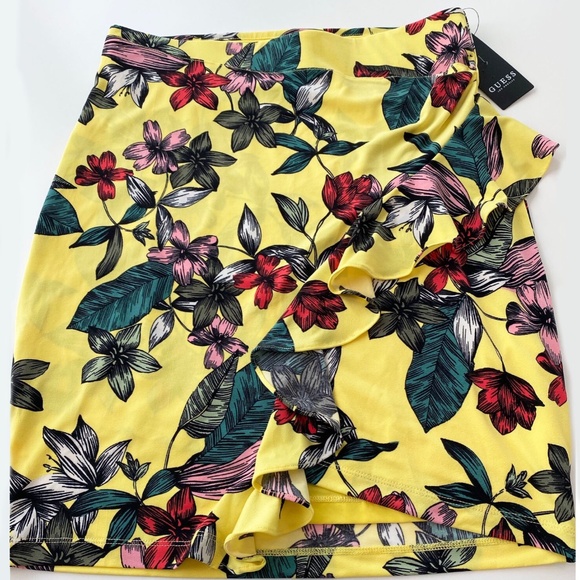 Guess Women's Mairin Wrapped Skirt Cheeky Jungle Yellow Medium New with Tags - Picture 3 of 7
